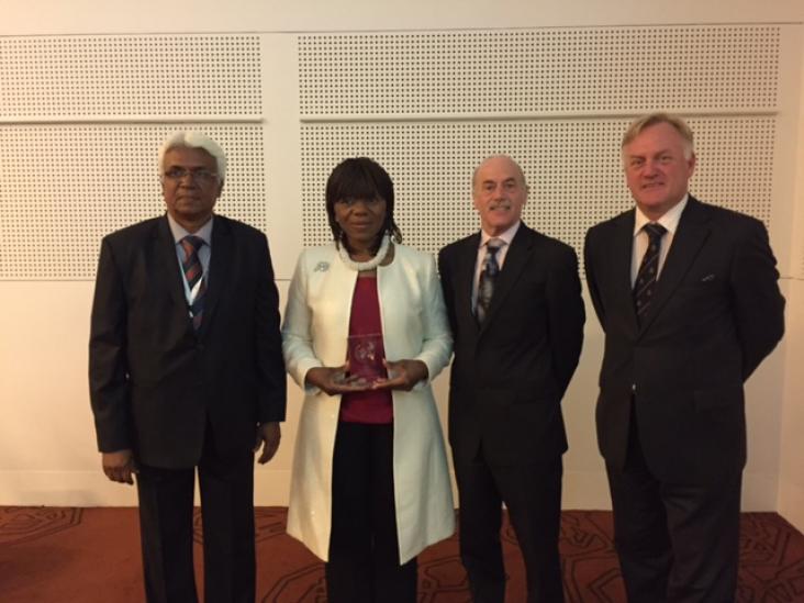CLA President R Santhanakrishnan, winner of the award Thuli Madonsela, Nigel Roberts (LexisNexis) and past President Alex Ward CLA President R Santhanakrishnan, winner of the award Thuli Madonsela, Nigel Roberts (LexisNexis) and past President Alex Ward